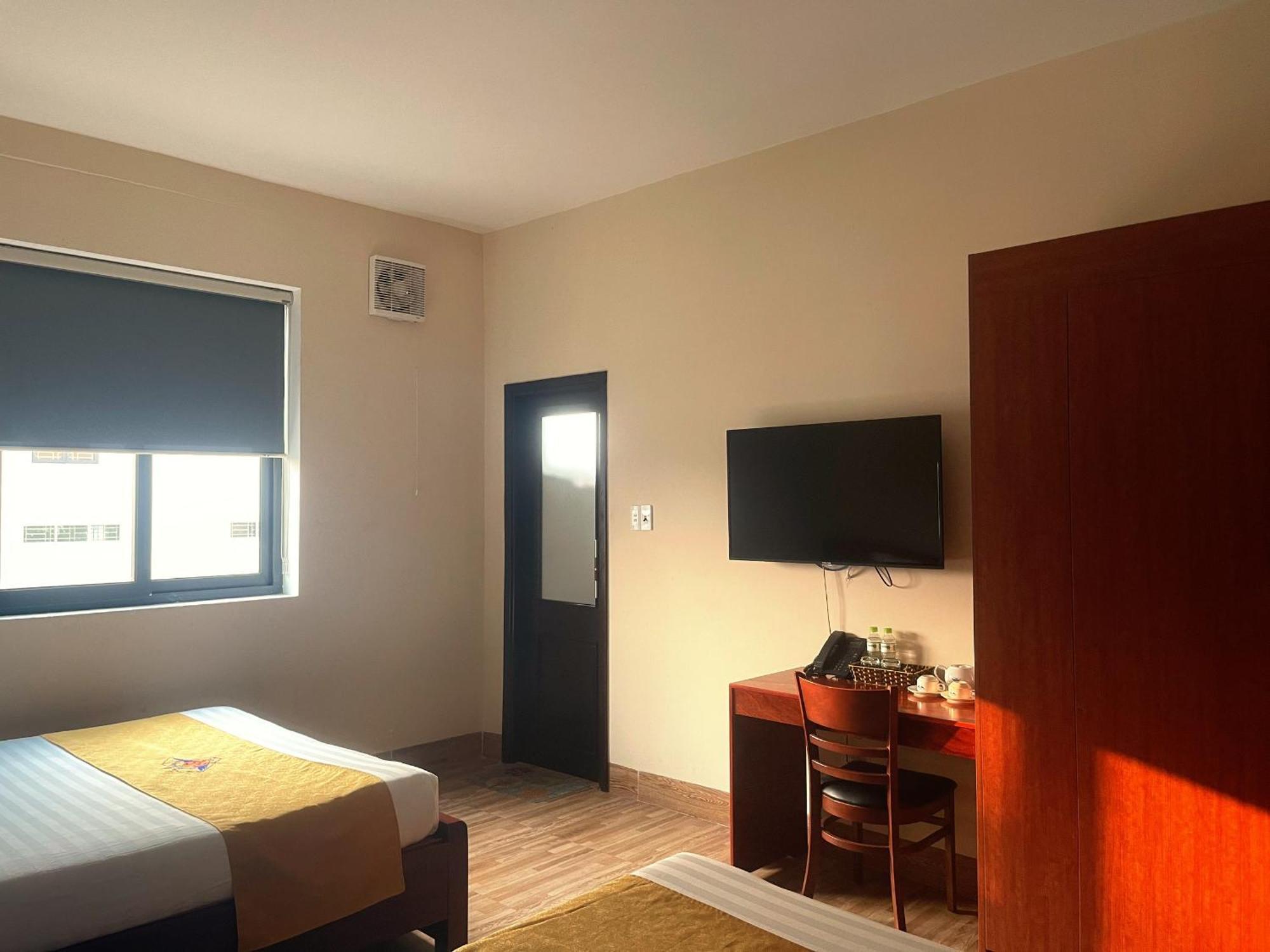 Khach San Hoa Binh Quang Tri Hotel Dong Ha Exterior photo